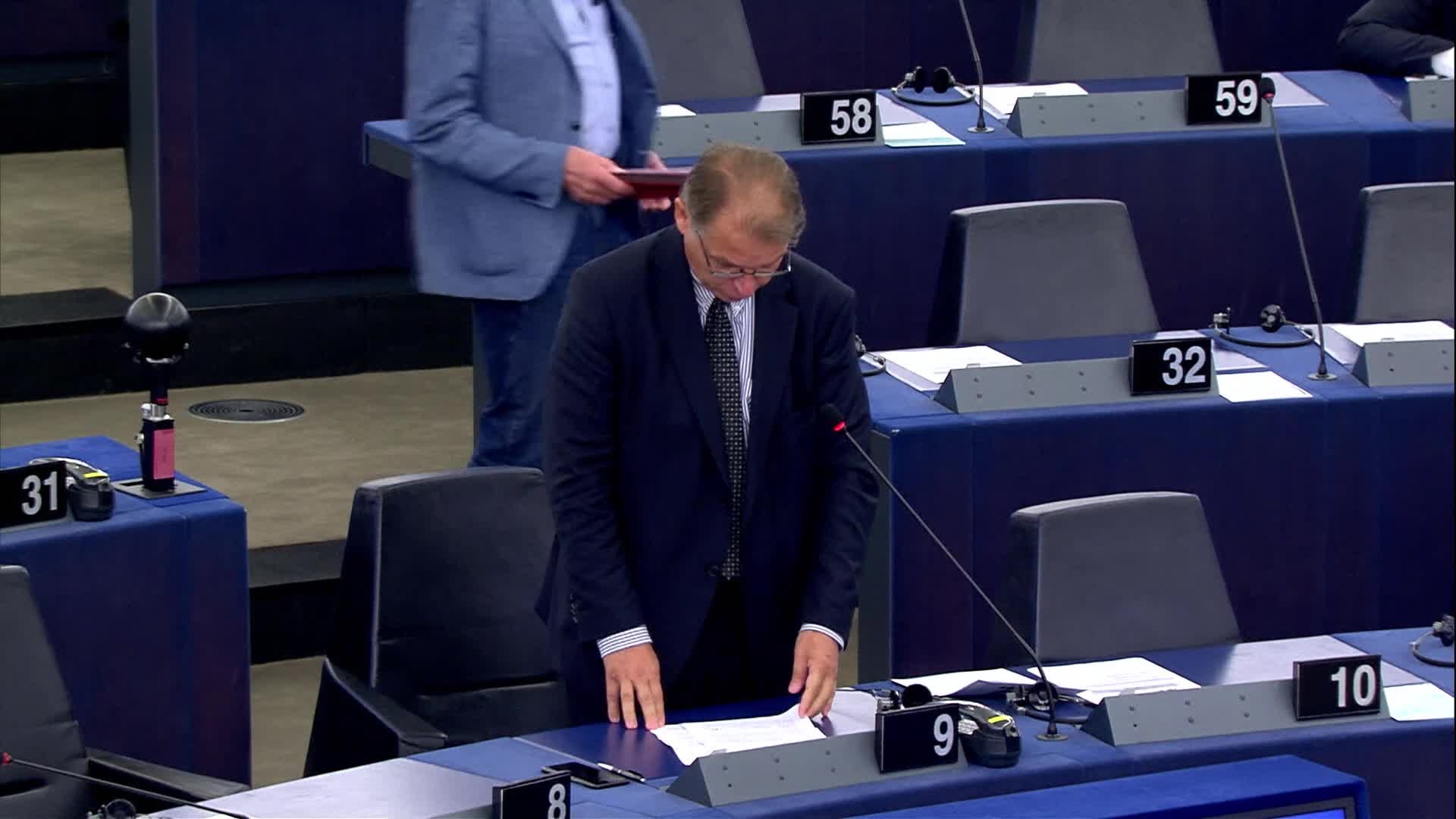 EP Plenary session: Oral question - The European Monetary Union package - Round of political group speakers - Philippe LAMBERTS (GREENS/EFA, BE) (11:49 - 11:53)