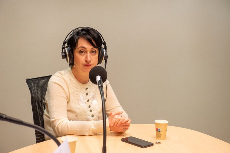 Foto 7: Podcast - Conversation with Assita KANKO