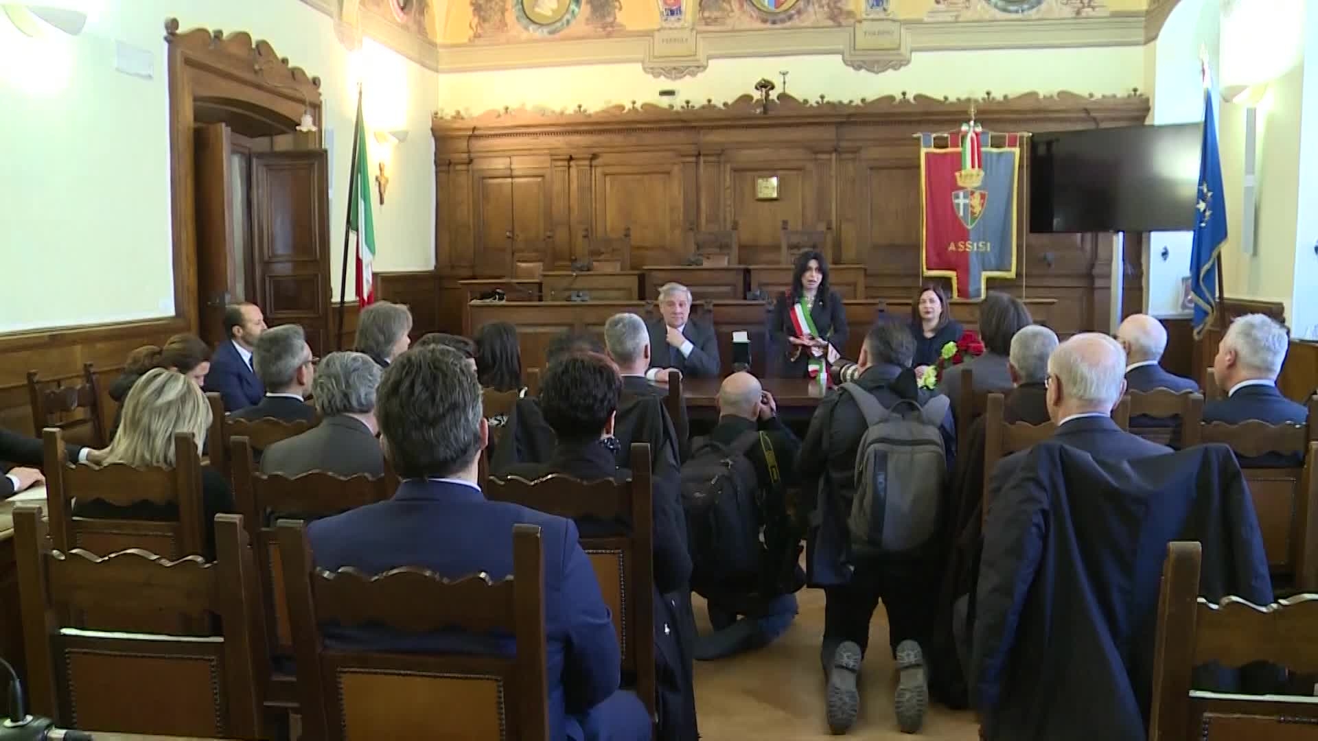 Lampada della Pace ceremony of award to King Abdallah of Jordan in Assisi, with Antonio TAJANI, EP President: meeting with the mayor of Assisi