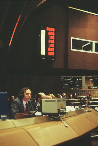 Nuotrauka 1: Illustration of a vote results board