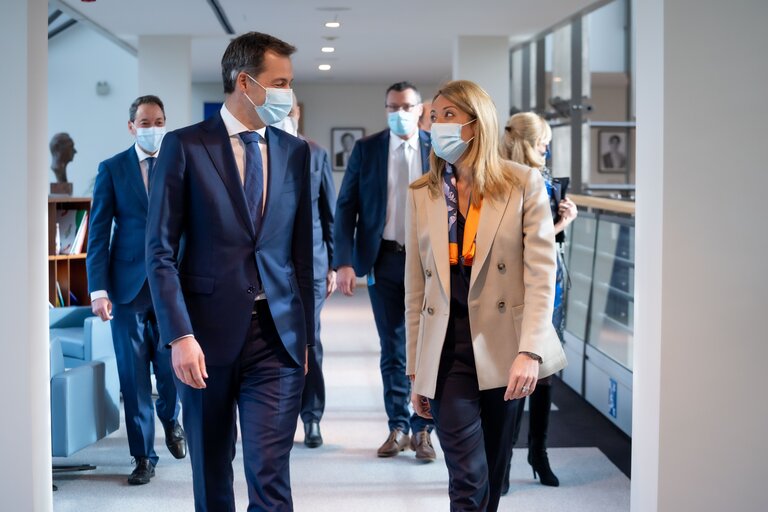 Zdjęcie 2: Roberta METSOLA, EP President meets with Alexander DE CROO, Belgian Prime Minister
