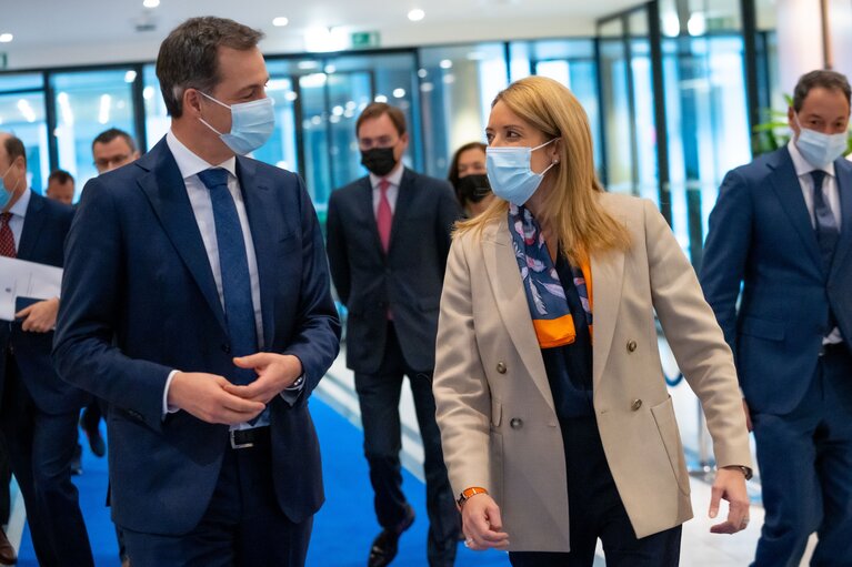 Zdjęcie 12: Roberta METSOLA, EP President meets with Alexander DE CROO, Belgian Prime Minister