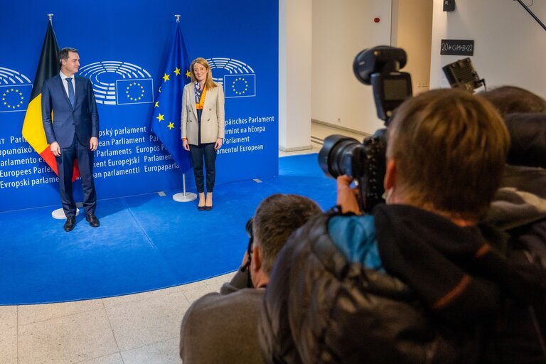 Zdjęcie 16: Roberta METSOLA, EP President meets with Alexander DE CROO, Belgian Prime Minister