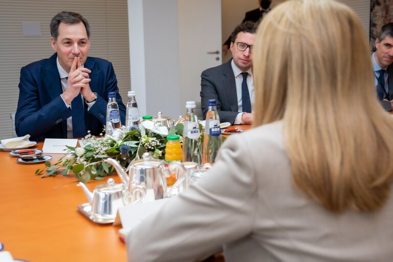 Zdjęcie 9: Roberta METSOLA, EP President meets with Alexander DE CROO, Belgian Prime Minister