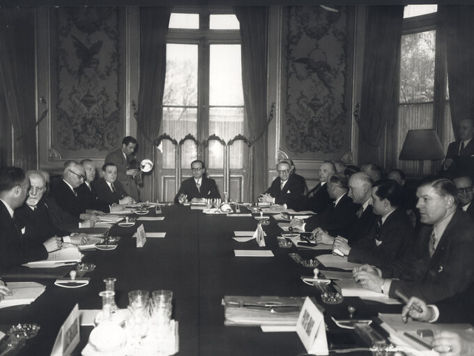 Photo 2: Creation of the European Coal and Steel Community (ECSC)