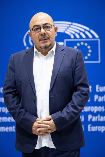 Снимка 3: Niyazi KIZILYUREK in the EP in Brussels