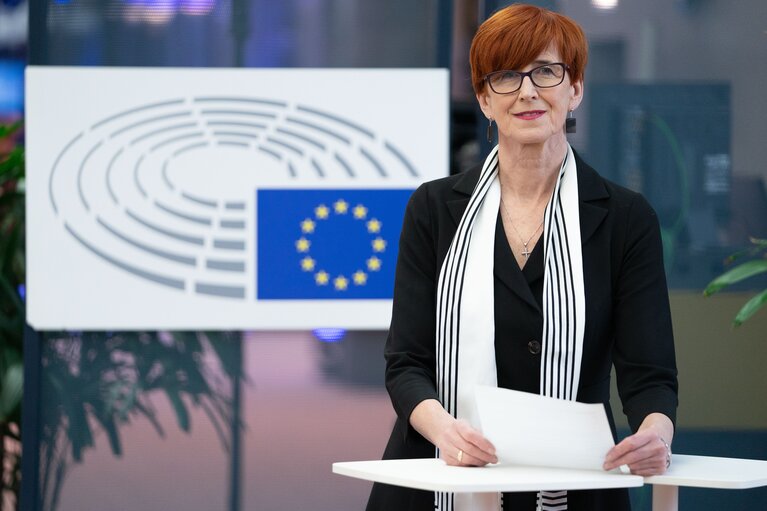 Снимка 11: Elzbieta RAFALSKA in the EP in Brussels