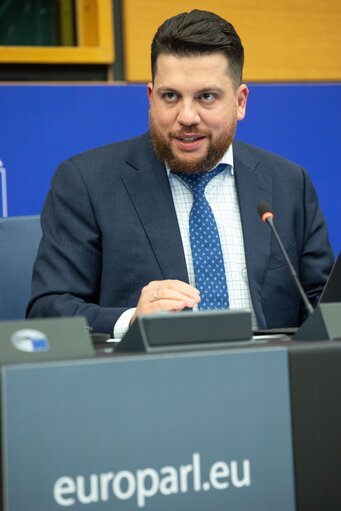 Fotografie 15: Sakharov Prize Award Week 2021 - AFET extraordinary meeting - Exchange of views with Daria Navalnaya, daughter of Alexei Navalny, the 2021 Sakharov prize laureate, and Leonid Volkov, chief of Staff of Alexei Navalny