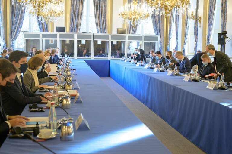 Fotografie 1: EP Conference of Presidents meets with the incoming French Presidency of the Council - Meeting with french governement