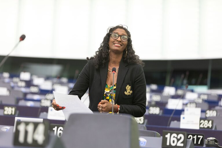 Fotografija 14: EP Plenary Session - One minute speeches