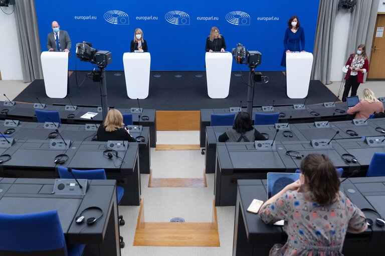 Photo 4 : EP Press conference on the Digital Services Act (DSA) - outcome of the vote in committee