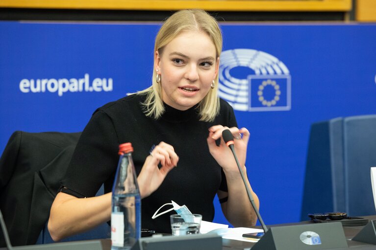 Fotografie 21: Sakharov Prize Award Week 2021 - AFET extraordinary meeting - Exchange of views with Daria Navalnaya, daughter of Alexei Navalny, the 2021 Sakharov prize laureate, and Leonid Volkov, chief of Staff of Alexei Navalny