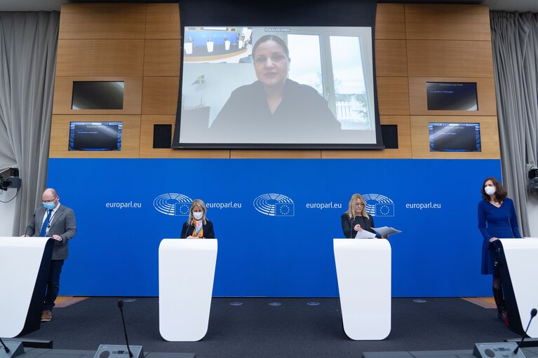 Photo 2 : EP Press conference on the Digital Services Act (DSA) - outcome of the vote in committee