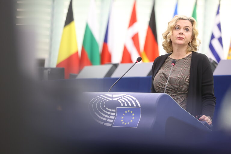 Suriet 32: EP Plenary session - EU-Russia relations, European security and Russia’s military threat against Ukraine