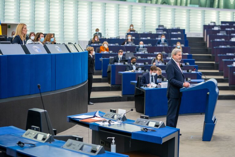 Fotografija 25: EP Plenary session - The Rule of Law and the consequences of the ECJ ruling