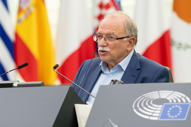 Fotografia 11: EP Plenary Session - Deliberations of the Committee on Petitions in 2020