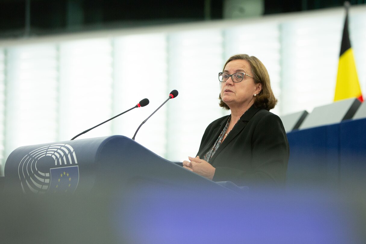 EP Plenary Session - Women in politics - combating online abuse