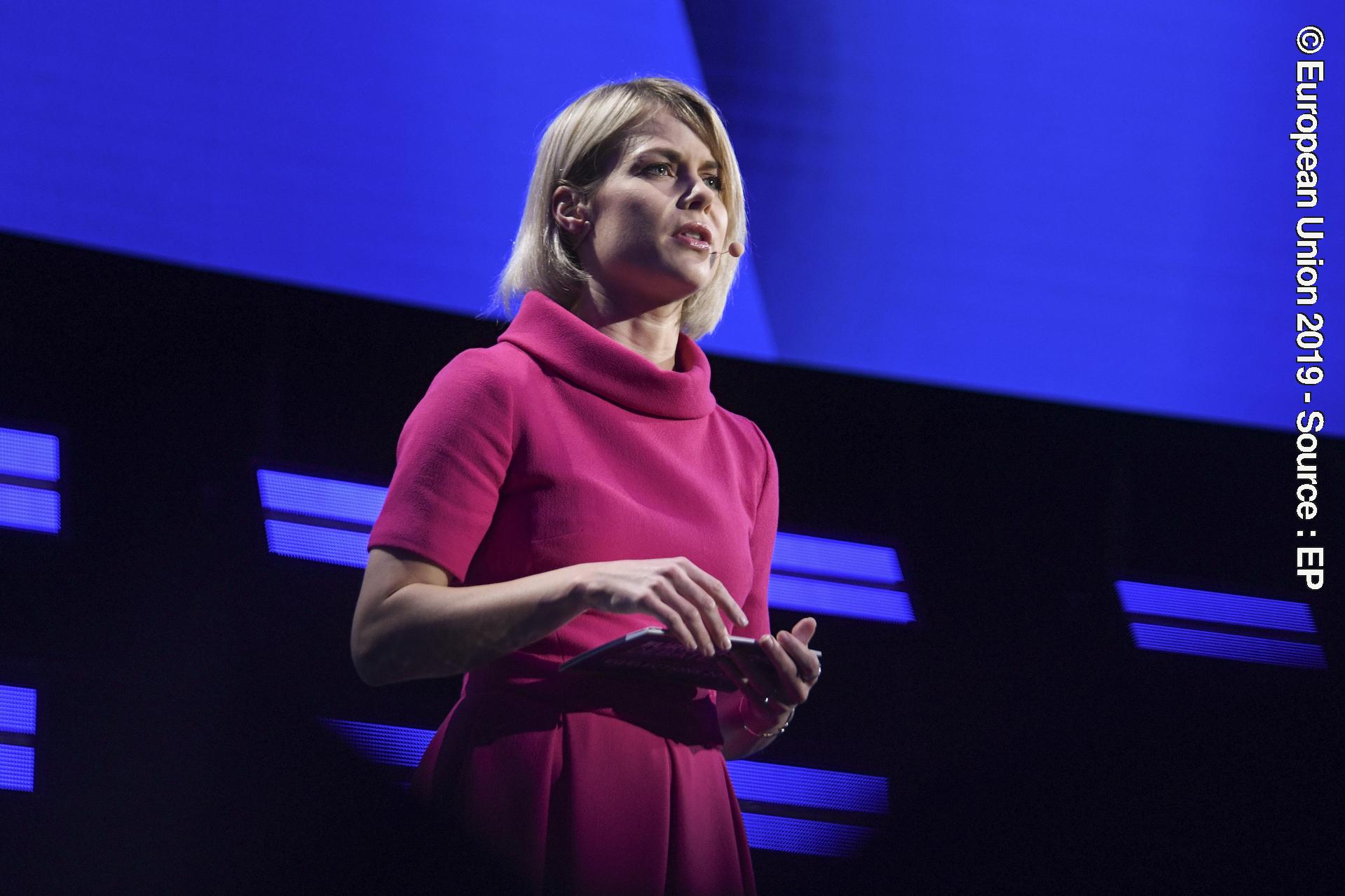 Foto 1: Candidates for the Presidency of the European Commission/Eurovision Debate - EU Elections 2019 - Annastiina HEIKKILÄ (YLE)  during the debate