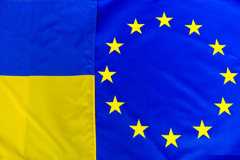 Снимка 5: Illustration of the European flag and Ukrainian flag