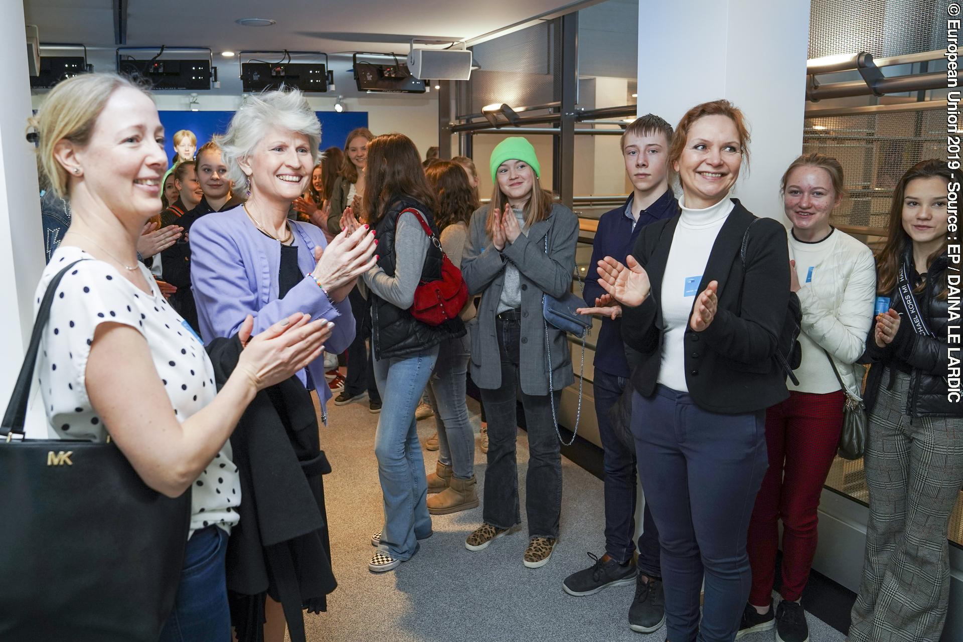 Foto 7: Antonio TAJANI, EP President meets with Swedish students