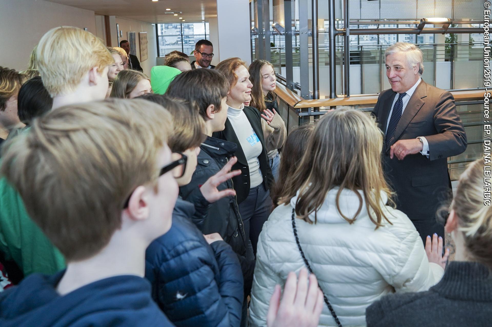 Foto 3: Antonio TAJANI, EP President meets with Swedish students