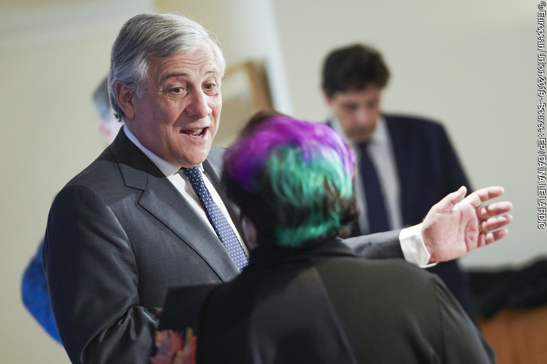 Fotogrāfija 4: Antonio TAJANI, EP President meets with vice-president of Pakistan.