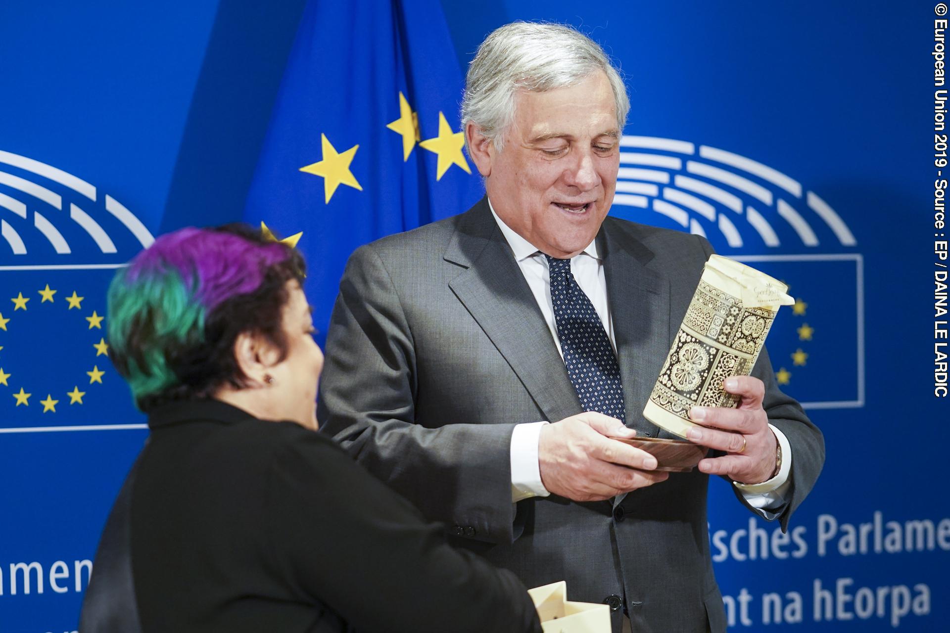 Fotogrāfija 1: Antonio TAJANI, EP President meets with vice-president of Pakistan.