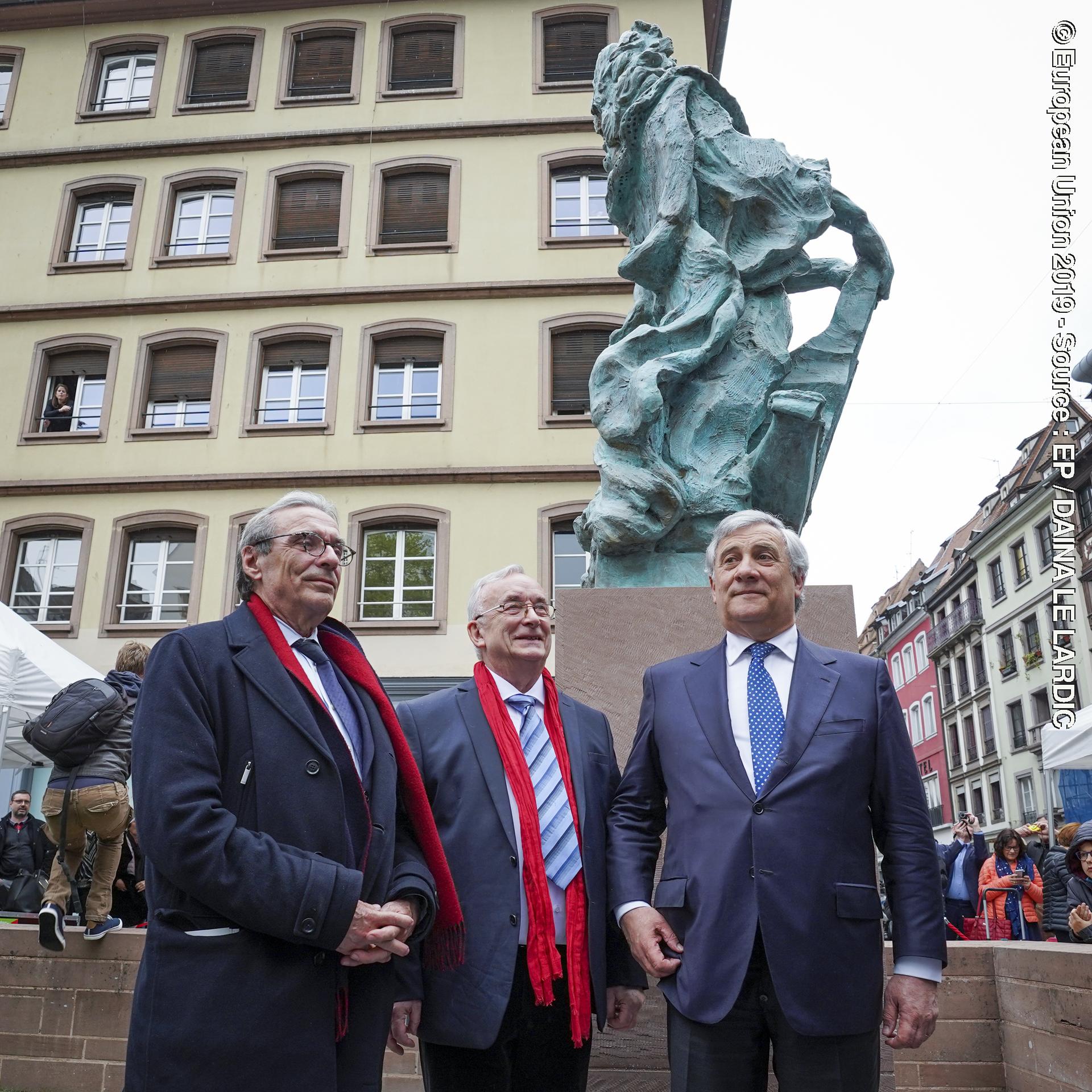 Fotagrafa 8: Inauguration of the statue Liebenzeller