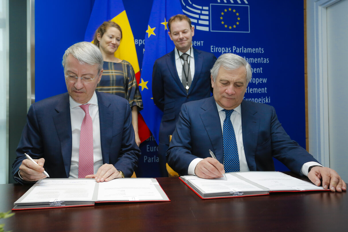 Lex signing ceremony in the presence of Antonio TAJANI, EP President and George CIAMBA, Romanian Presidency, Minister Delegate for European Affairs