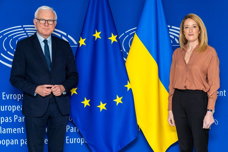 Foto 1: Roberta METSOLA, EP President meets with Hans-Gert PÖTTERING, President of Former Members Association