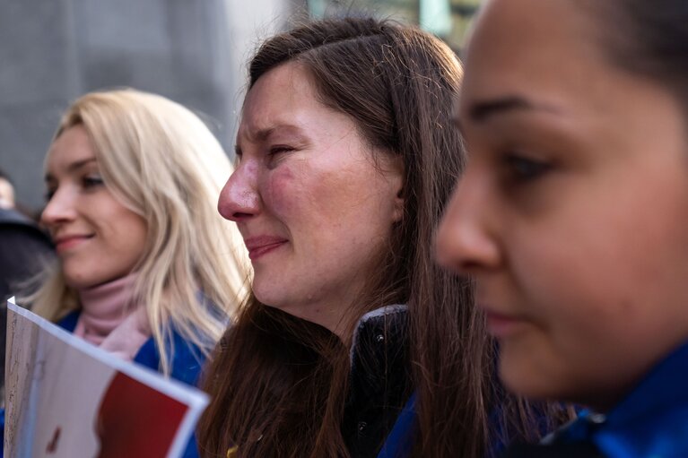 Gathering outside the EP building in support to Ukraine