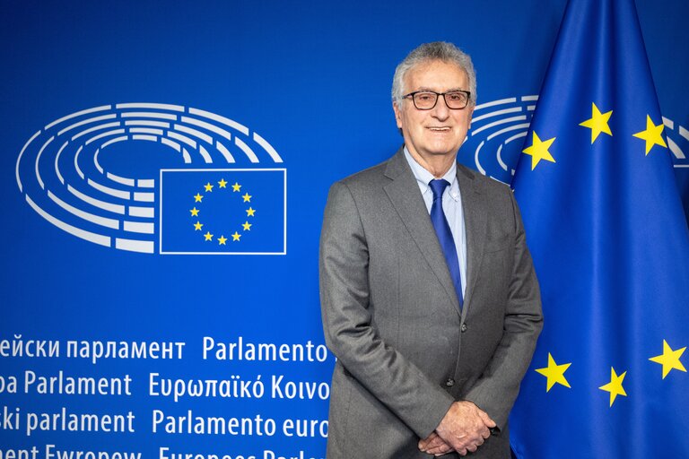 Foto 1: Franco ROBERTI in the EP in Brussels