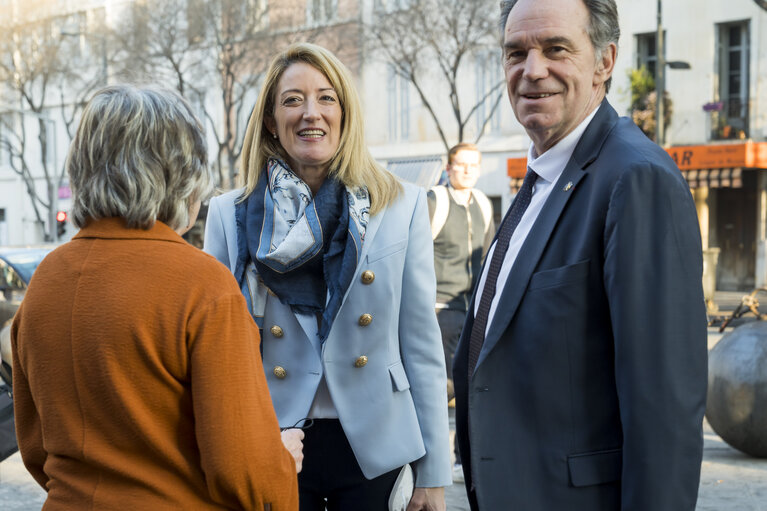 Photo 28 : Visit by Roberta METSOLA, EP President to Marseille.- Questions and Answers with Citizens and with Renaud MUSELIER, President of the Region Provence-Alpes-Cote d’Azur, Apostolos TZITZIKOSTAS, President of the European Committee of the Regions and Elisa FERREIRA, European Commissionner for Cohesion