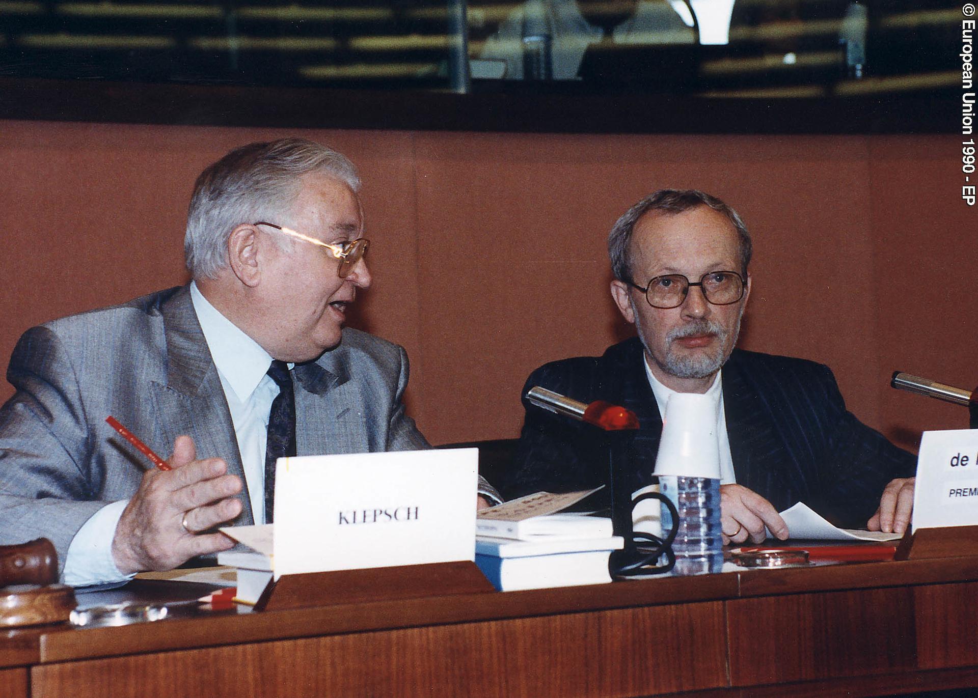 The Prime Minister of the Democratic Republic of Germany (DDR) makes an important visit to the EP in Strasbourg