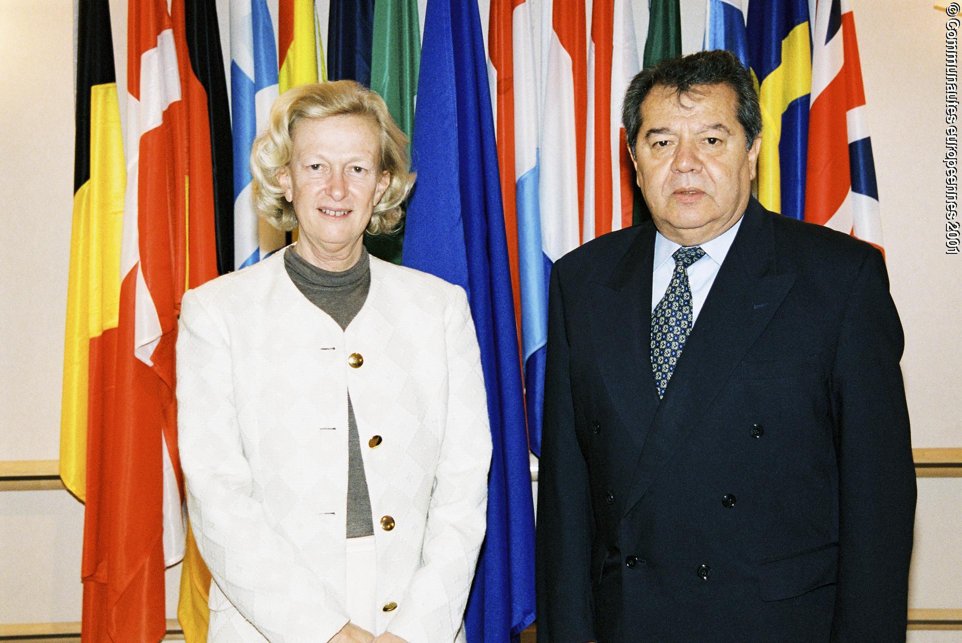Nicole FONTAINE , EP President meets   Ambassador Porfirio Mu?±oz Ledo, Head of the Mission of Mexico to the EC