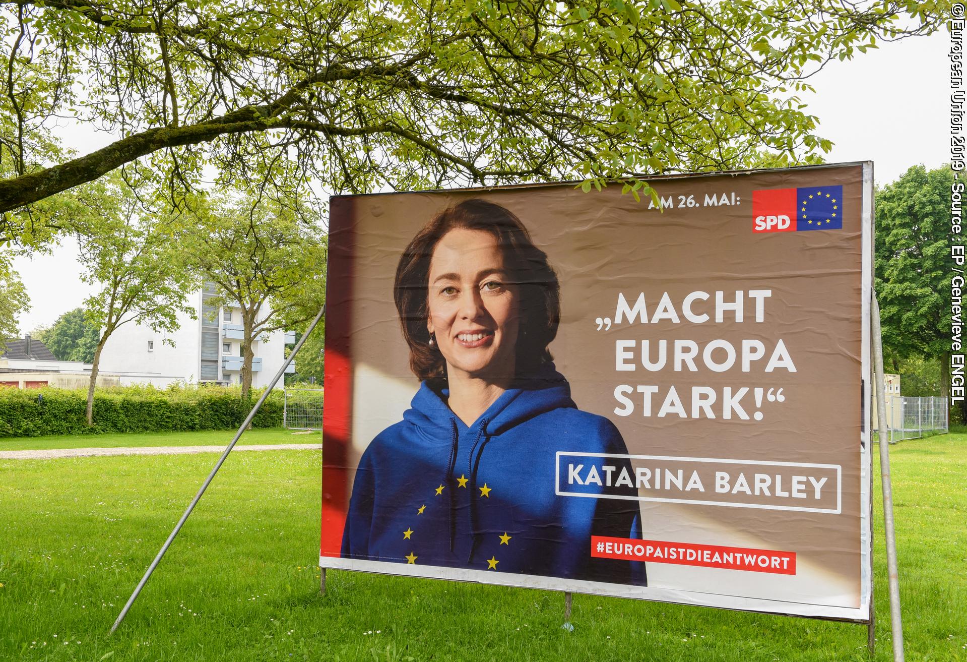 Fotografi 11: European elections 2019 - Election campaign posters in KHEL, Germany