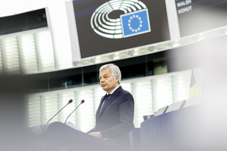 Fotografie 27: EP Plenary session - Shrinking space for civil society in Europe