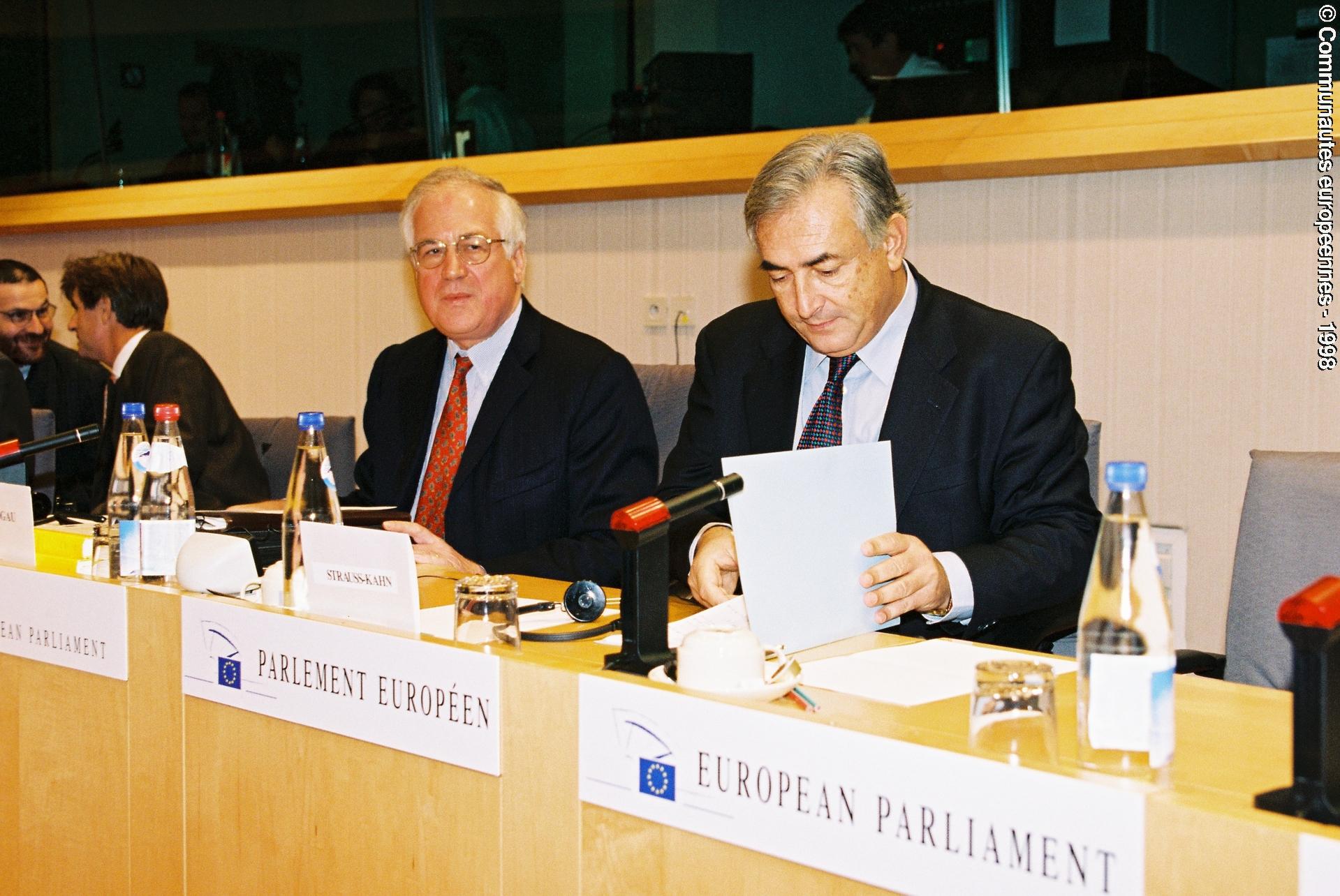 Fotografija 4: ECON Committee meeting with the French Finance Minister