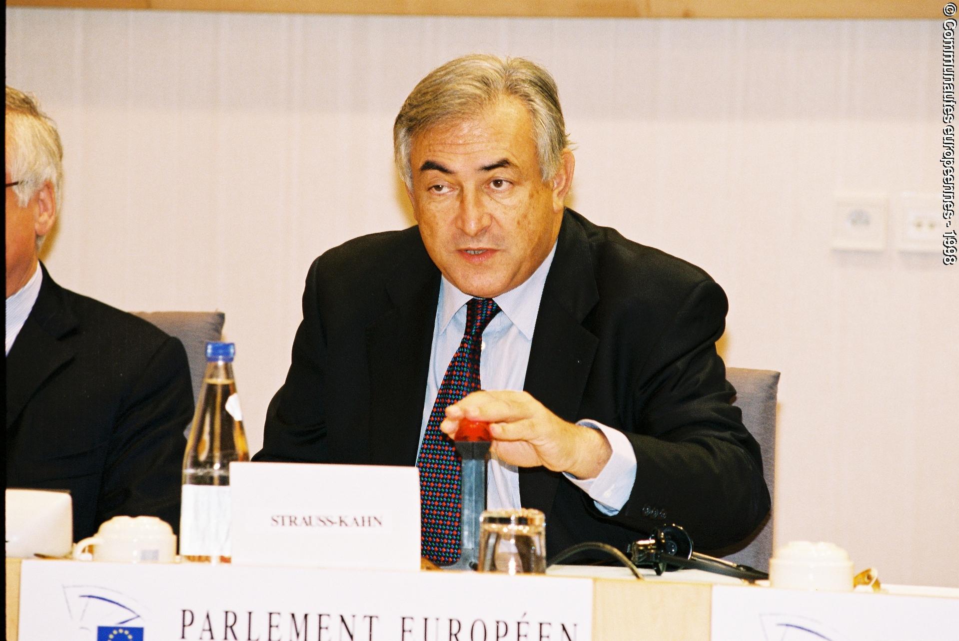 Fotografija 5: ECON Committee meeting with the French Finance Minister