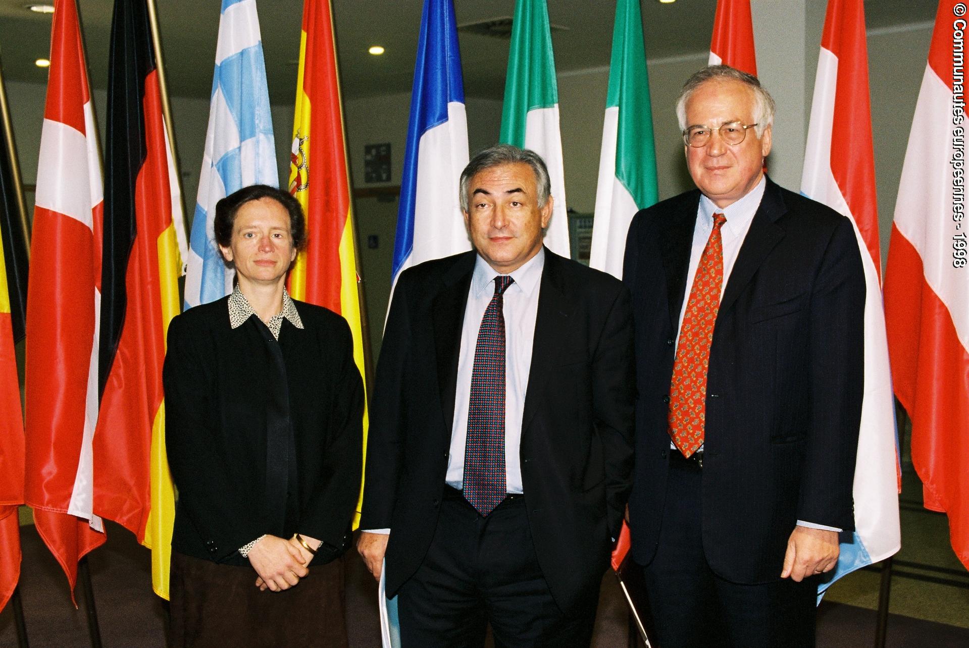 Fotografija 7: ECON Committee meeting with the French Finance Minister