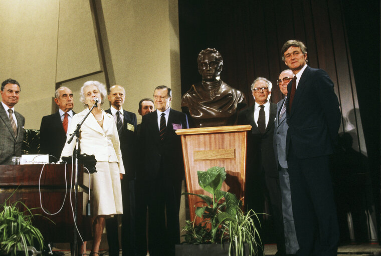 Photo 22: EU - Latin America Inter parliamentary conference at the Palais des Congres in Brussels - Inauguration of Simon Bolivar bust