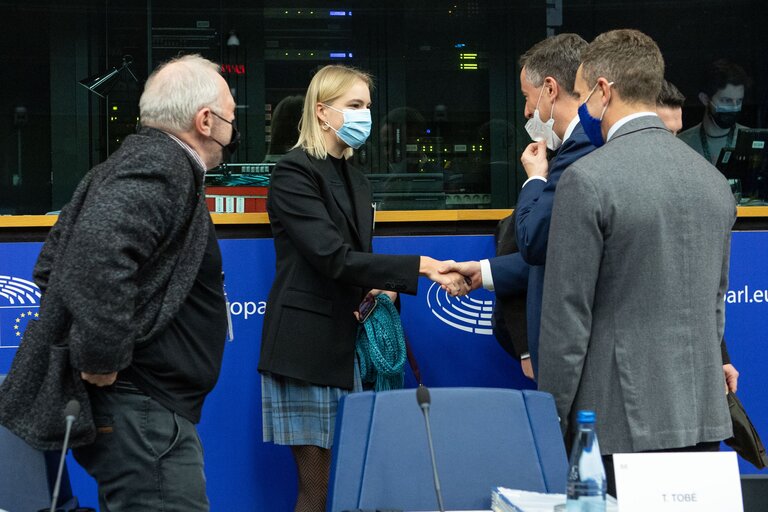 Fotografie 17: Sakharov Prize Award Week 2021 - AFET extraordinary meeting - Exchange of views with Daria Navalnaya, daughter of Alexei Navalny, the 2021 Sakharov prize laureate, and Leonid Volkov, chief of Staff of Alexei Navalny