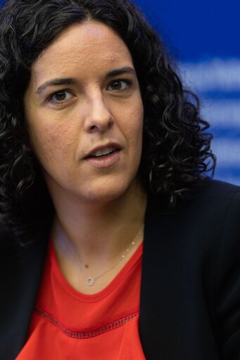 Press briefing the Left