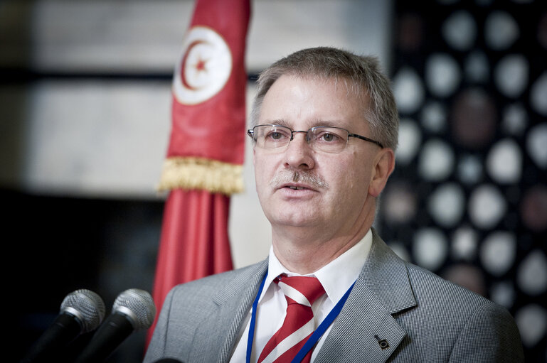 Fotografija 2: Michael GAHLER, head of the EP delegation observing the parliamentary elections in Tunisia