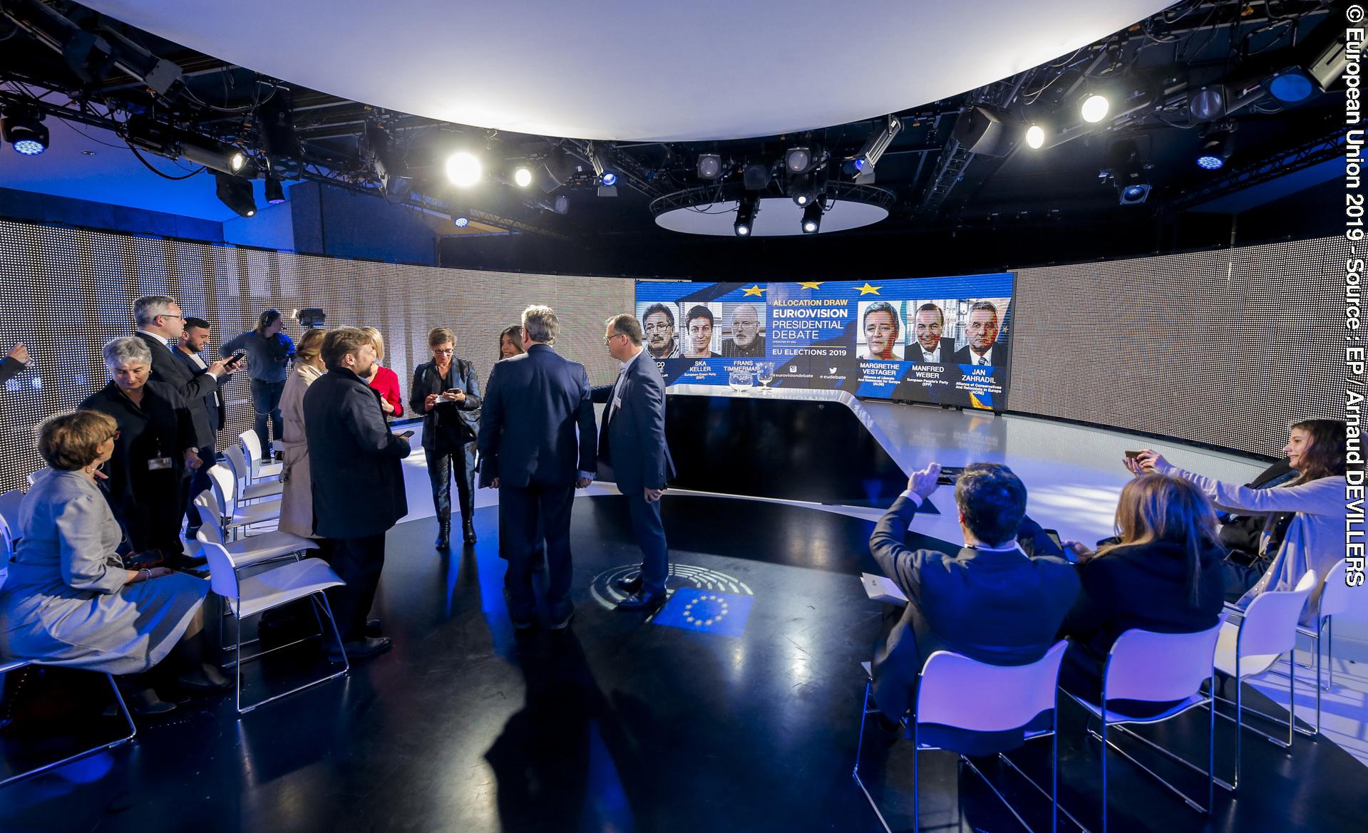 Fotogrāfija 17: Preparation of the EE2019 Presidential Debate - draw of the speaking order and the place of the lead candidates - draw of the topics to be debated