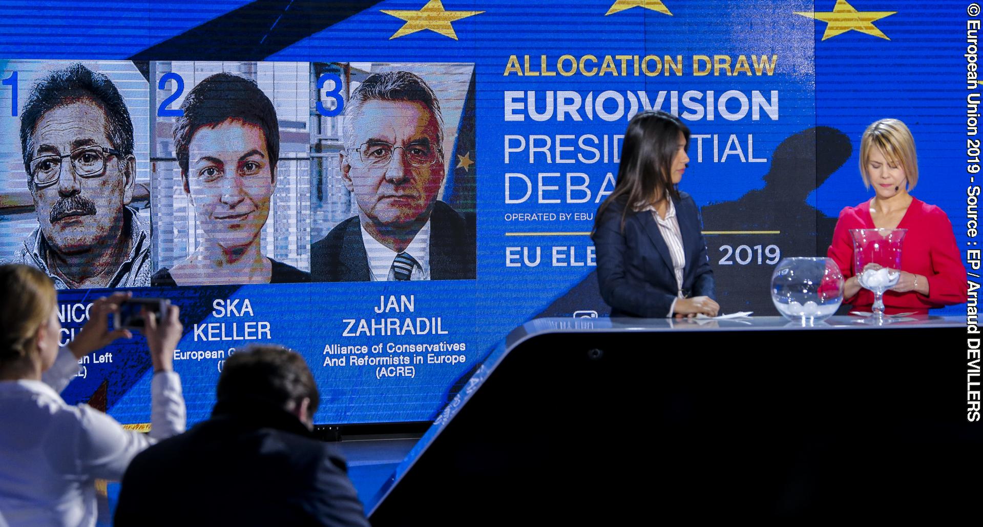 Fotogrāfija 4: Preparation of the EE2019 Presidential Debate - draw of the speaking order and the place of the lead candidates - draw of the topics to be debated