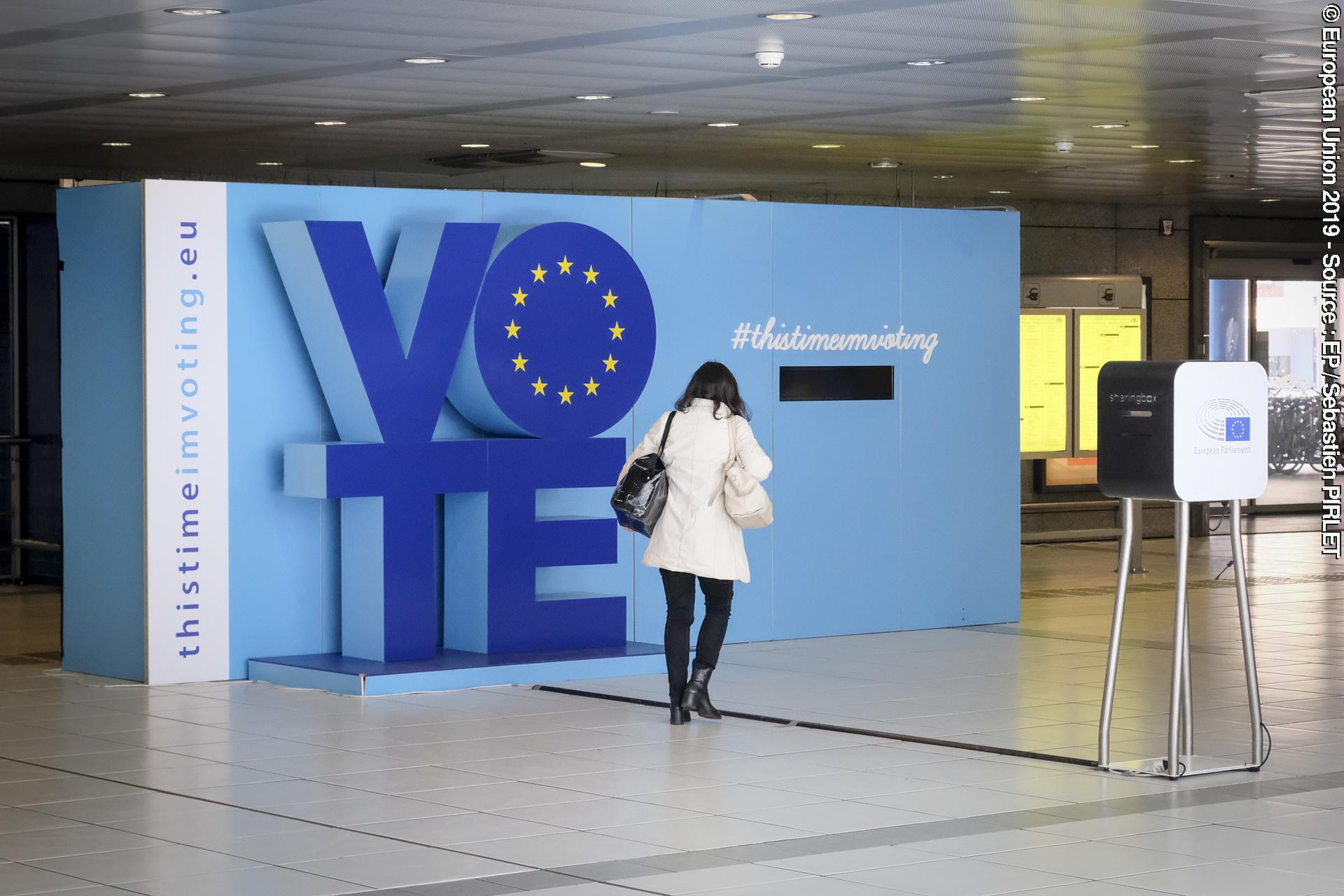 Fotó 21: This time I'm voting - Sharing booth in the Brussels-Luxembourg railway station - EE2019