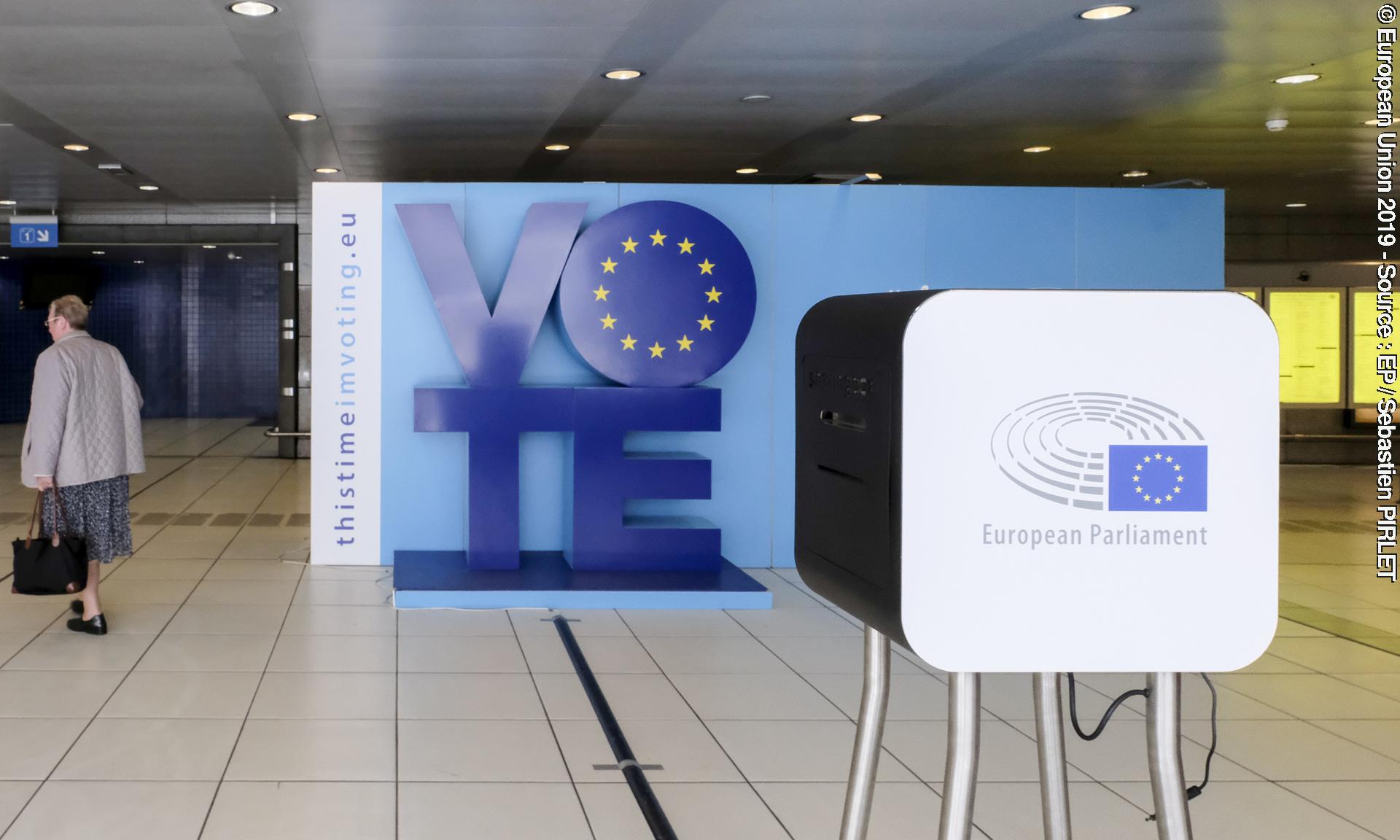 Fotó 19: This time I'm voting - Sharing booth in the Brussels-Luxembourg railway station - EE2019