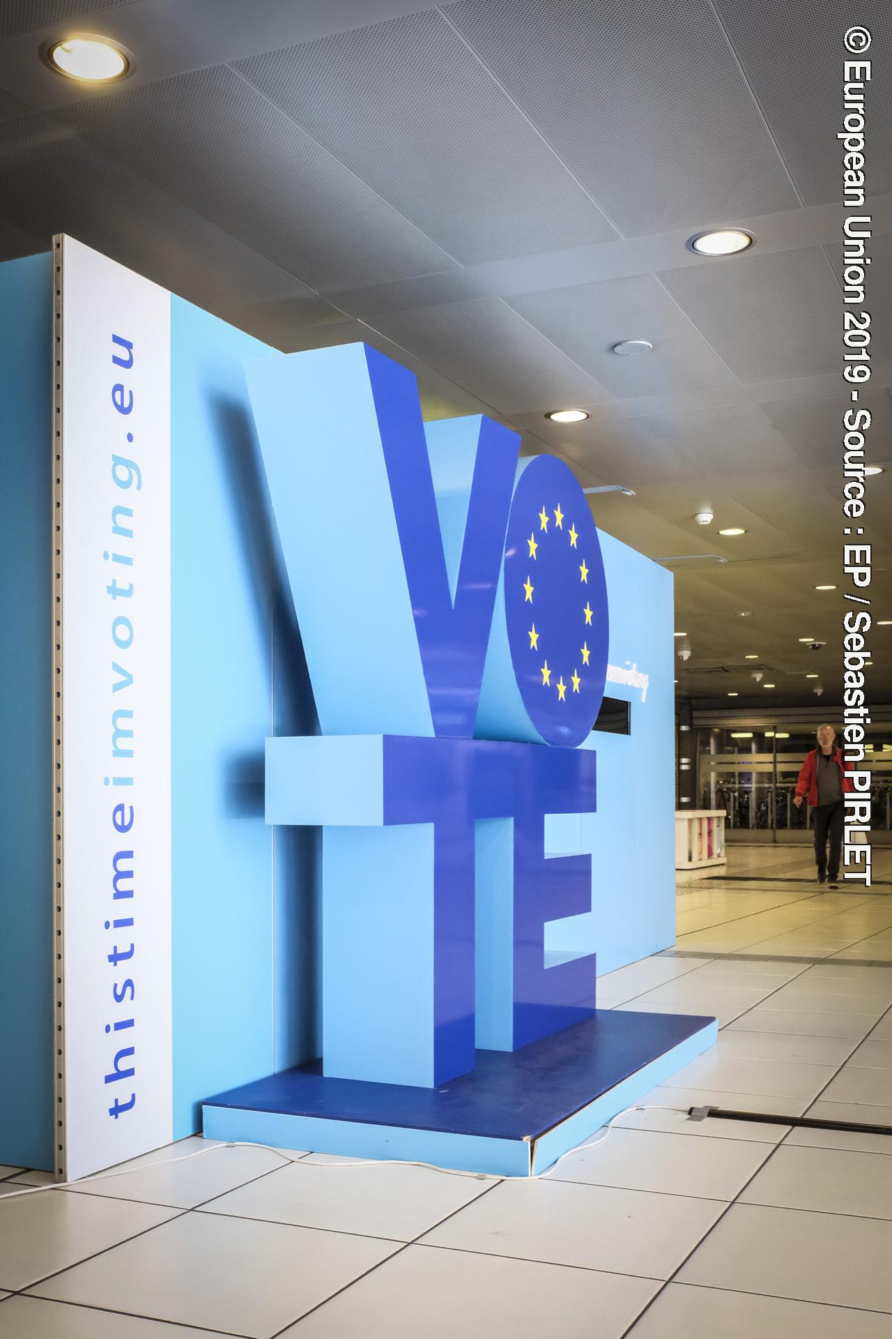 Fotó 18: This time I'm voting - Sharing booth in the Brussels-Luxembourg railway station - EE2019