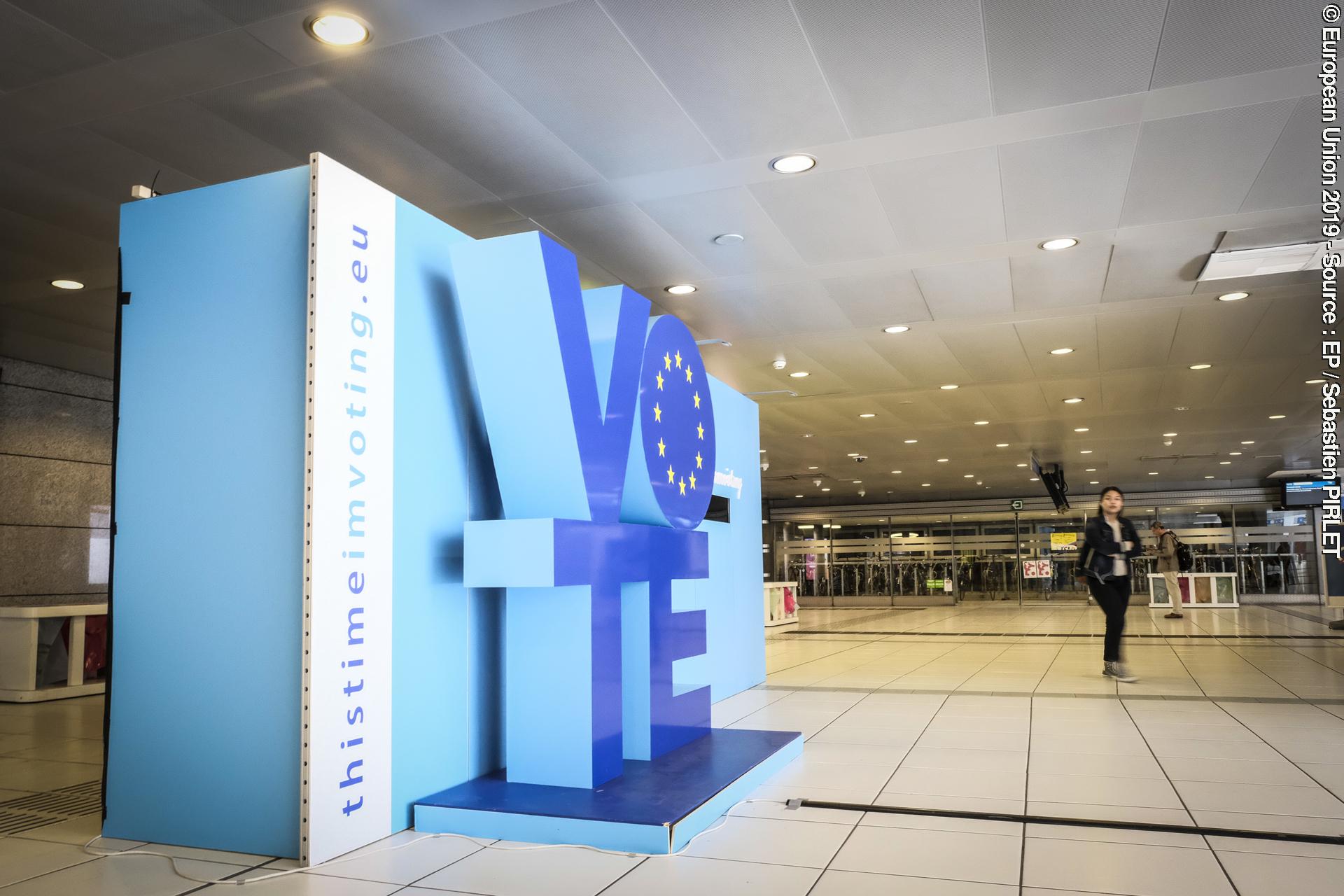 Fotó 17: This time I'm voting - Sharing booth in the Brussels-Luxembourg railway station - EE2019